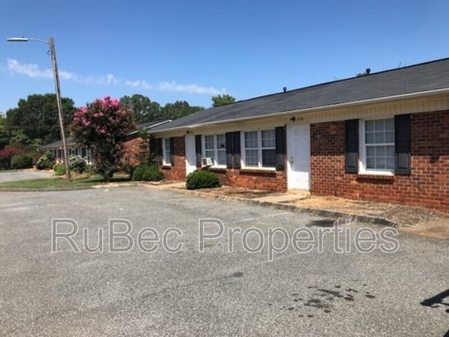 Building Photo - 408 S Weldon St
