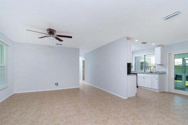 Photo - 533 E Charlotte Ave