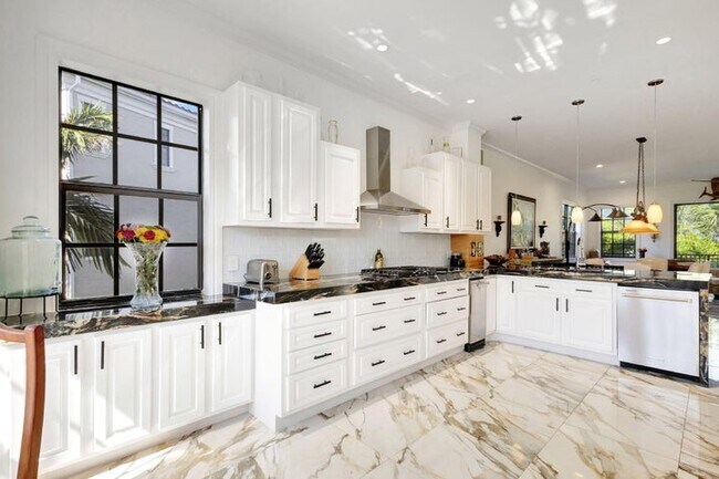 Photo - 301 del Sol Cir