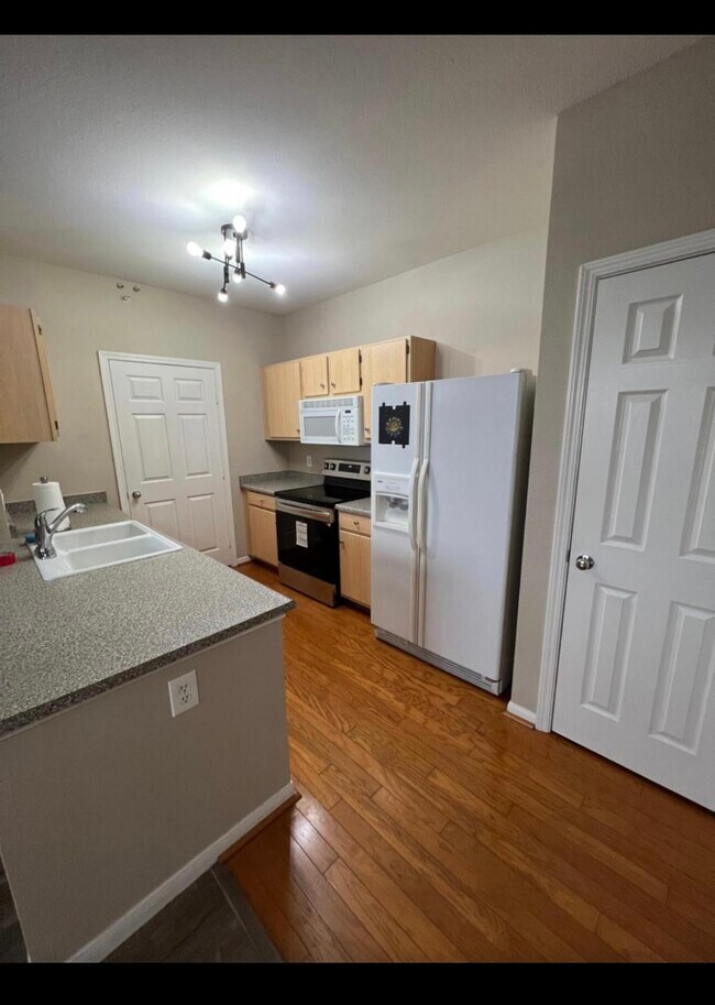 701 Gibson Dr Condo Unit 1023 Condo for Rent in Roseville, CA