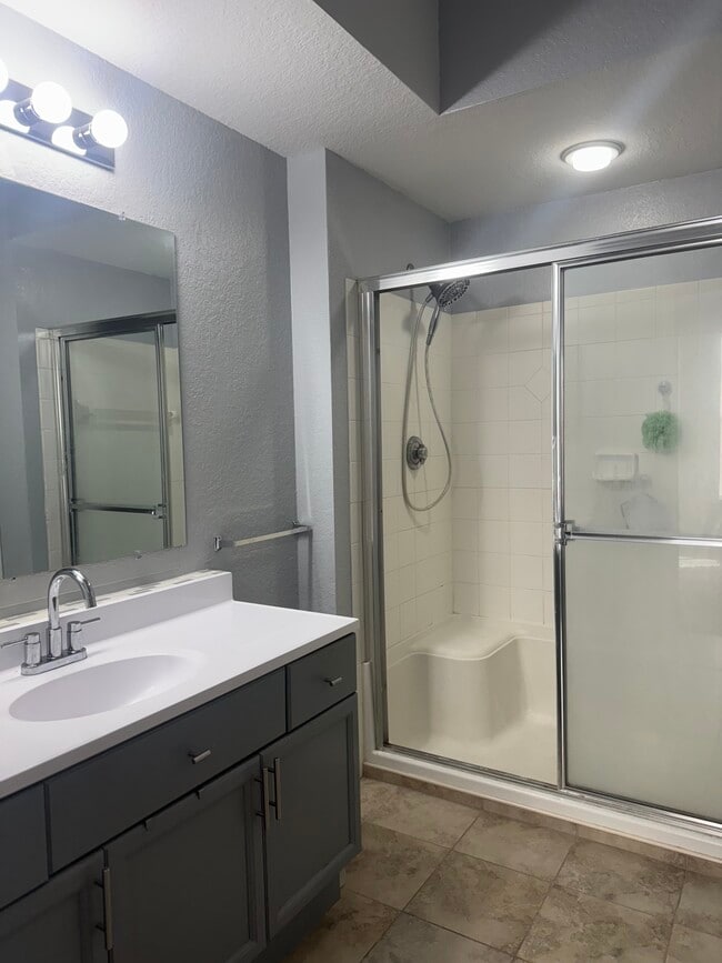 Building Photo - 5125 Palm Springs Blvd Unit 8302 Rental