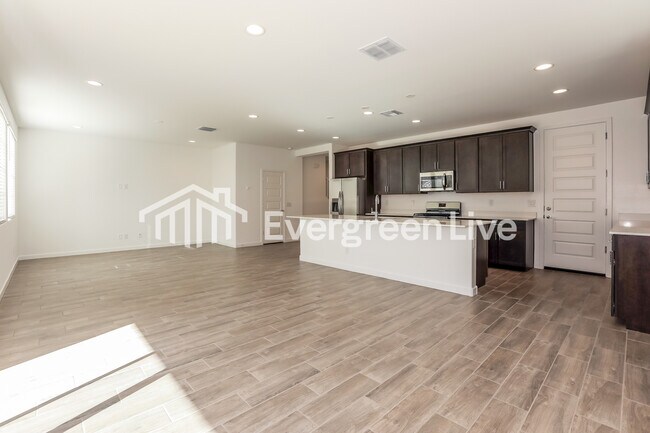 Photo - 10131 E Ulysses Ave