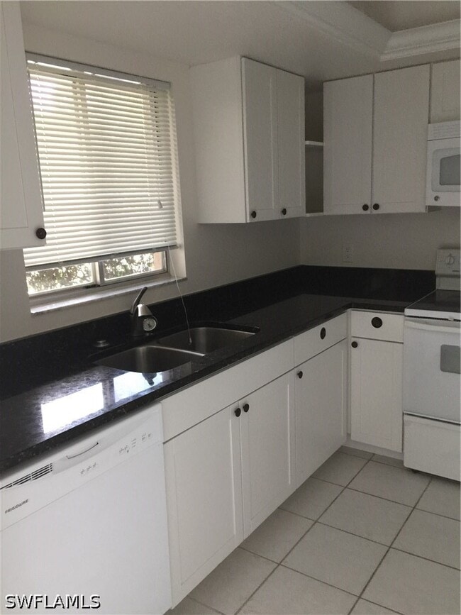 Building Photo - 5651 Rattlesnake Hammock Rd Unit C-108