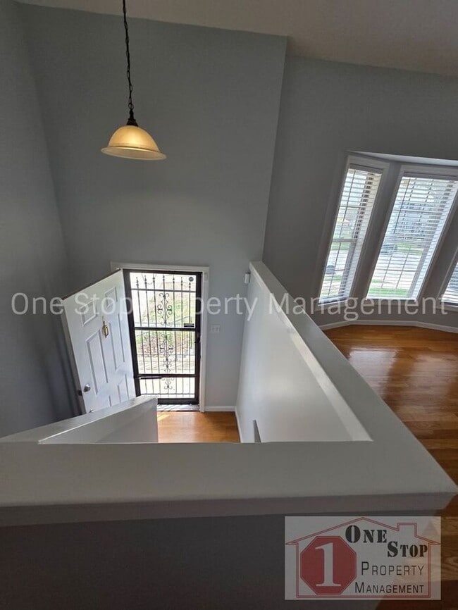 Photo - 3 bedroom 2.5 bathroom home in Parkville, MO!