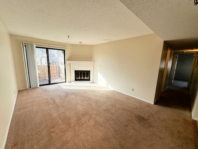 Photo - 1340 Brook St Unit M