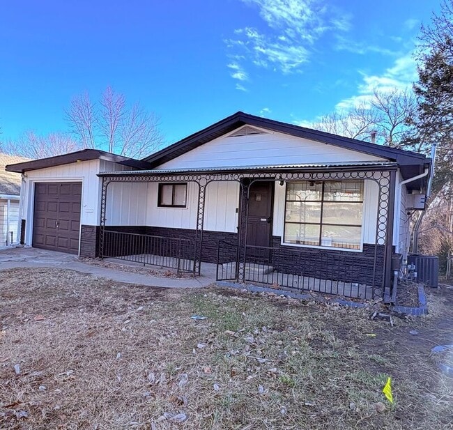 Photo - 1309 S Ralston Ave