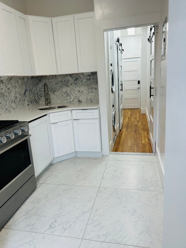 Photo - 150 E 32nd St Unit Apt.2