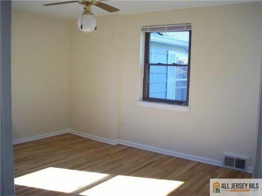 Photo - 182 Newman St