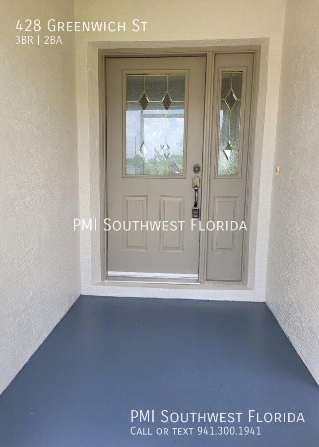 Photo - 428 Greenwich Ave NW