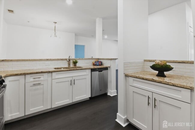 Photo - 626 Marion Ln