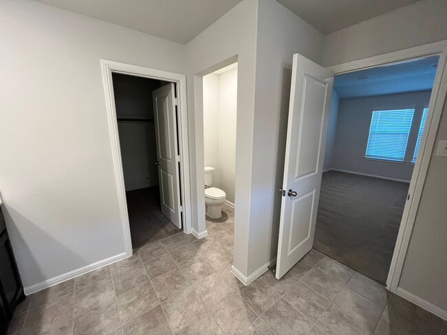 Photo - 5909 Silverjack Trl