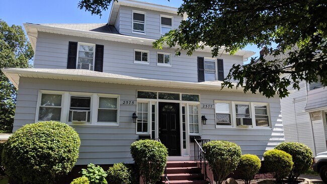 Photo - 2577 E 127th St Unidad Dukes Property