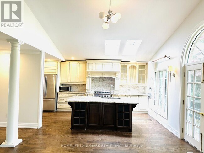 Photo - 125 Bannatyne Dr