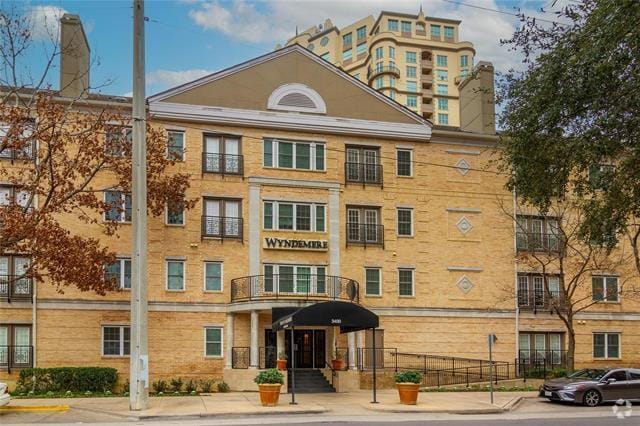 Building Photo - 3400 Welborn St Unit 306 Rental