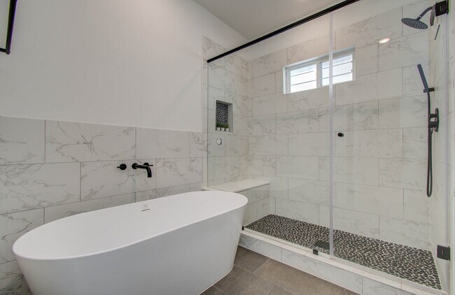 Photo - 970 Highland Sound Ln