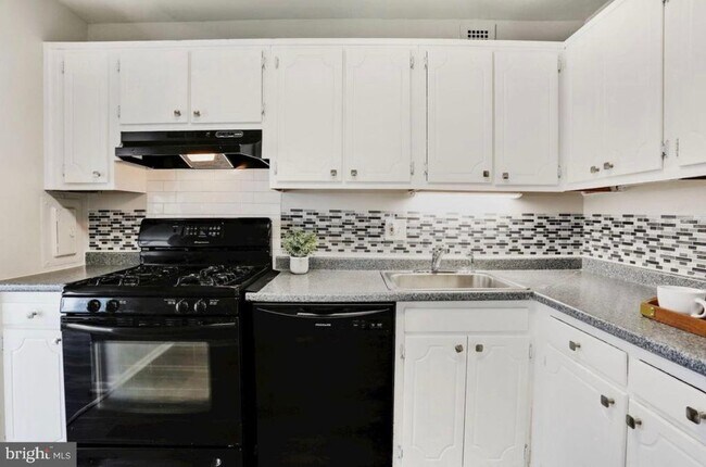 Photo - 4241 Columbia Pike Unit 506
