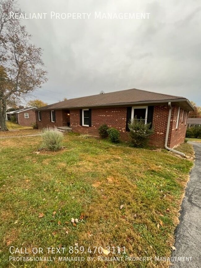 Building Photo - 118 Robin Rd Unit A