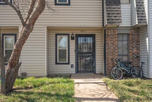 Building Photo - Townhome for Lease!