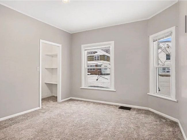 Photo - 1325 Buffalo Ave NE Unidad 1325 Buffalo- Main Floor