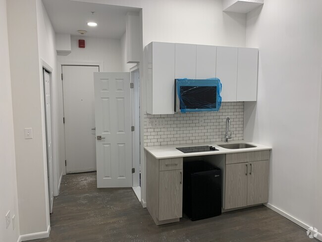 Building Photo - 32 Newbury St Unit Newbury St #1 Rental