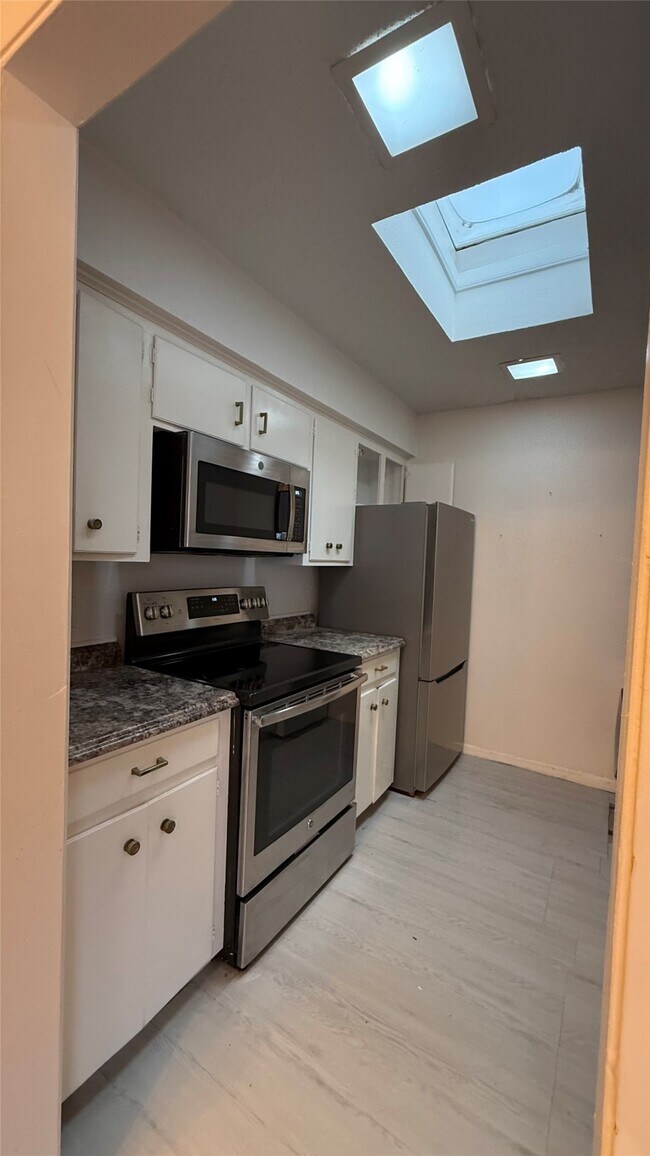 Photo - 2744 Briarhurst Dr Unit 2