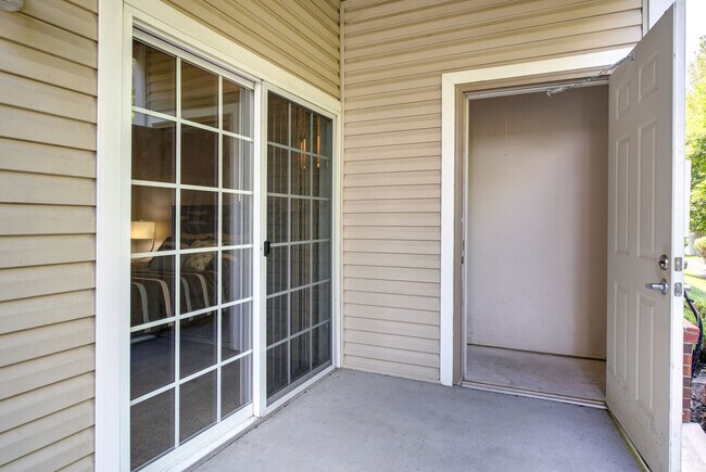 Summit Pointe apartments — community photo