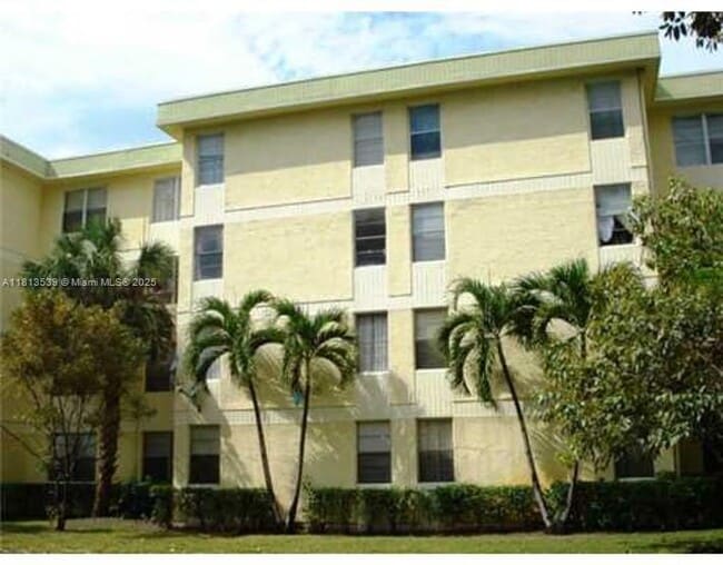 Photo - 1825 W 56th St Apartment Unit 304
