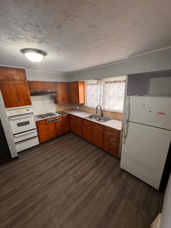 Photo - 2 Bedroom with Garage