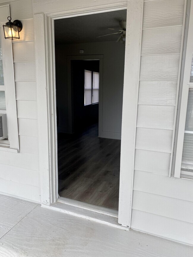 Photo - 312 W Monroe St