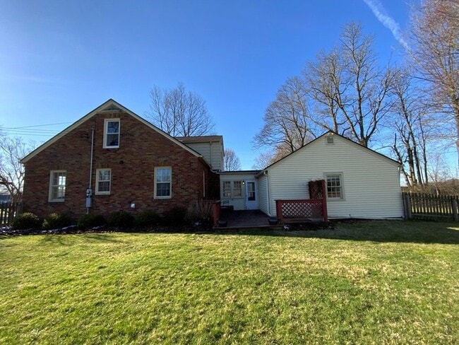 Photo - 1194 Woodland Rd