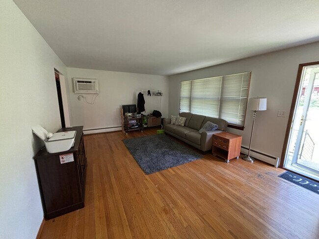 Photo - 34 Chestnut St