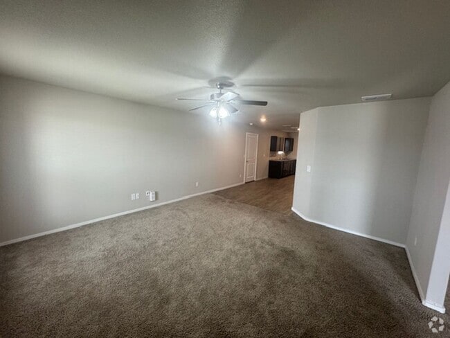Building Photo - Townhome in Upland Heights!