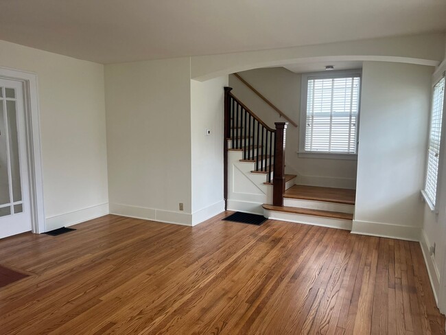 Photo - 240 W Locust St