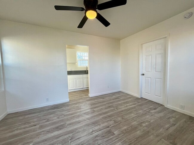 Photo - 6200-6202 Unit 6200