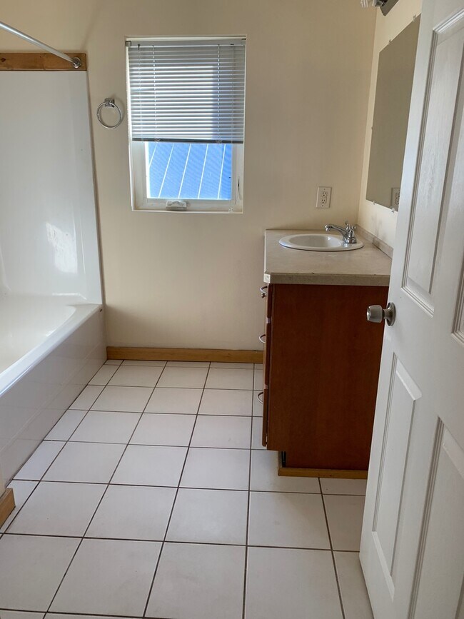 Photo - 213 S 28th St Unit 1