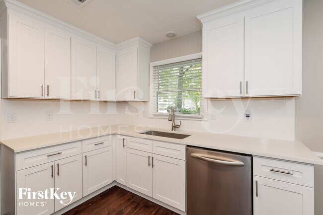 Photo - 4914 Chestnut Lake Dr