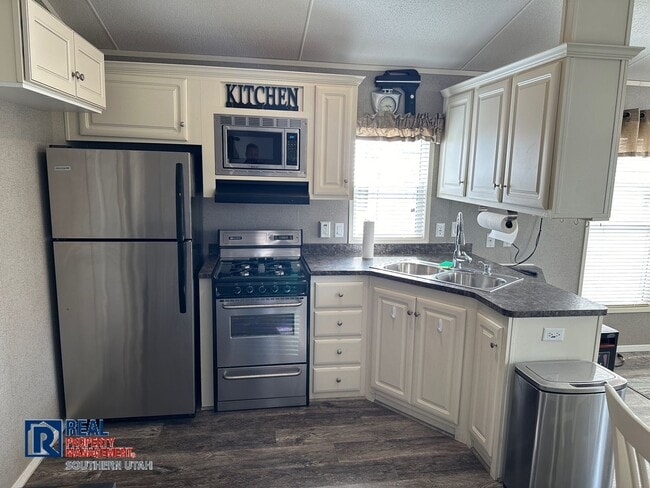 Photo - 2 Bedroom in Canyons RV