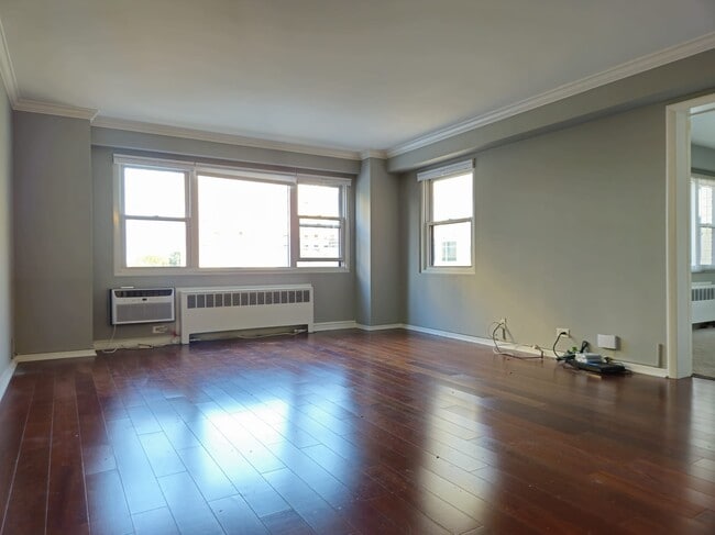 Living Room - 2909 N Sheridan Rd Unidad 609