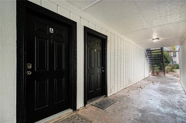 Photo - 3599 Woodbriar Cir Unit A