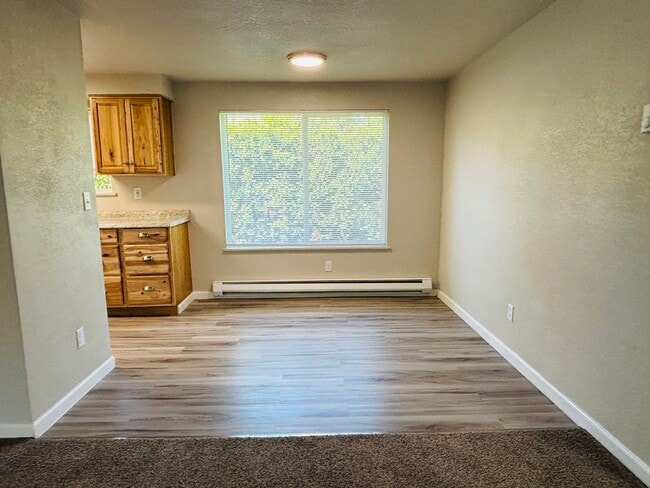 Photo - Cute 2 bedroom west Roseburg duplex with carport