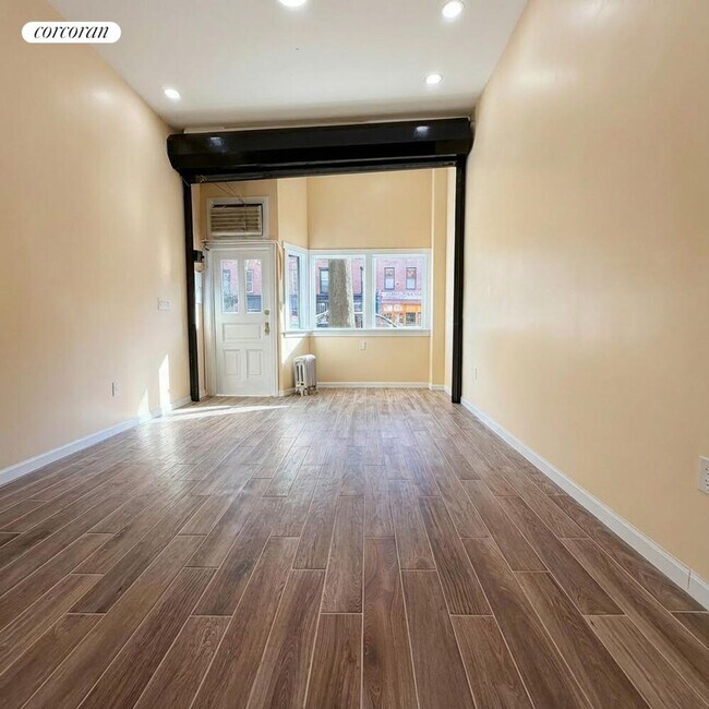 Photo - 564 Vanderbilt Ave