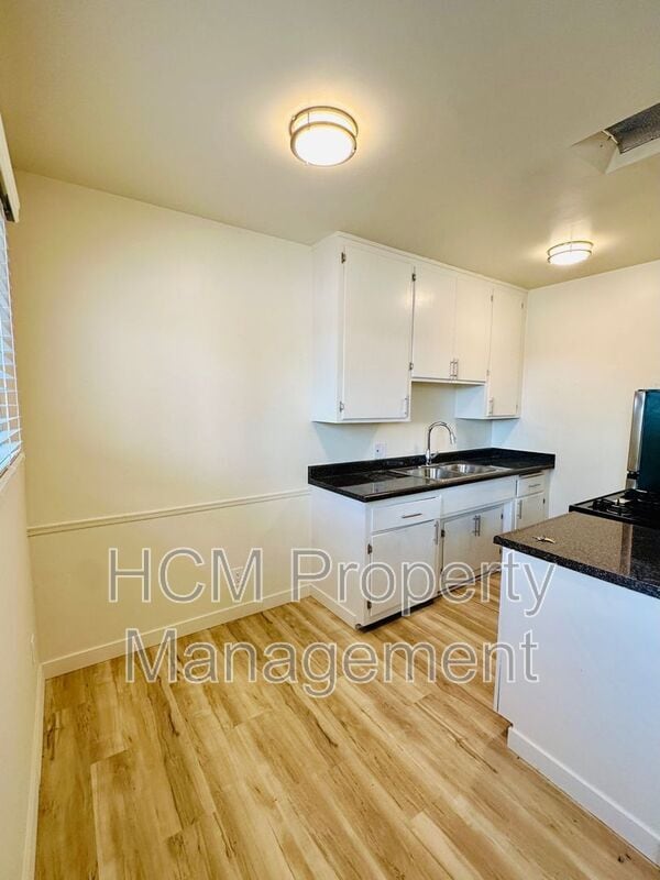 Photo - 10300 National Blvd