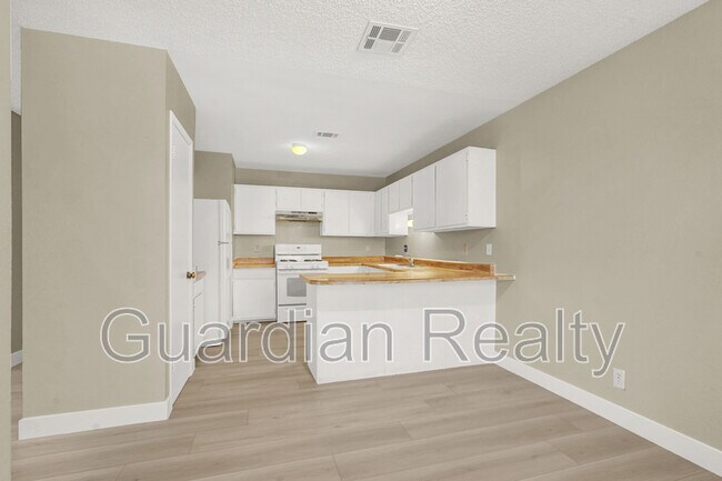 Photo - 801 N Major Ave Unit Apt D