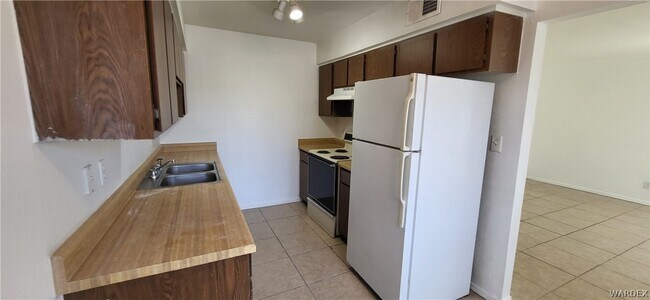 Photo - 2175 Riviera Blvd Unidad 2