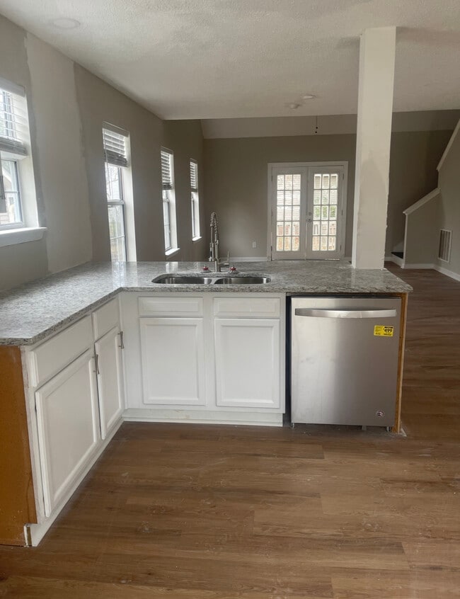 Photo - 205 N Trace Ln