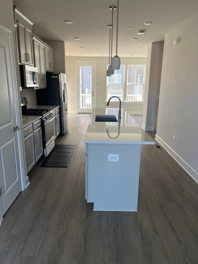 Photo - 3581 Carnaby St