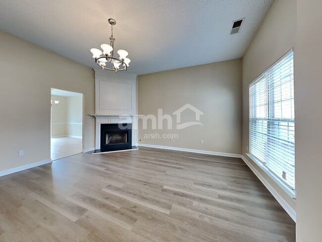 Photo - 214 Clay Thorn Ct