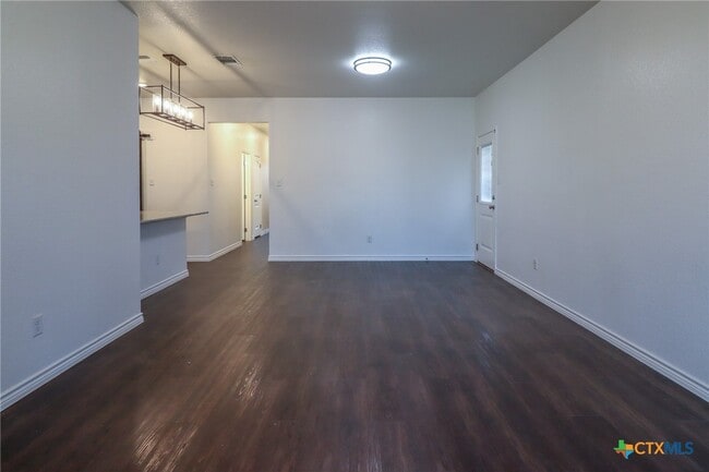 Photo - 5005 Rose Gdn Lp