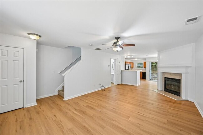 725 Crestwell Cir