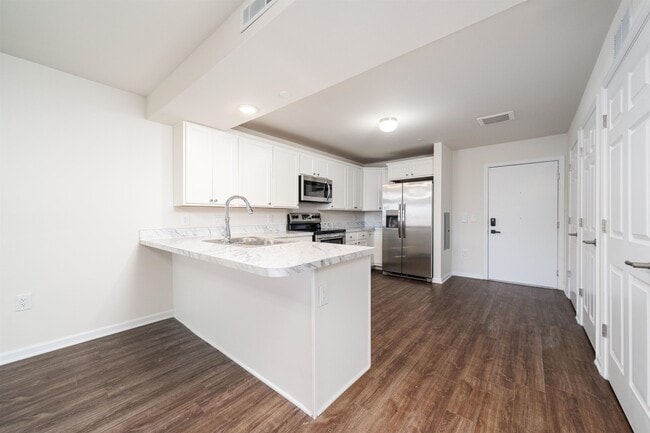 Photo - 162-170 S Orange Ave Unidad 502